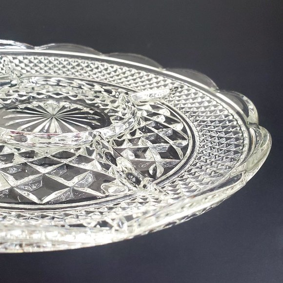 VTG Pressed Glass Tray Divided Serving Platter Scalloped Edge Lattice Pattern - Picture 4 of 5